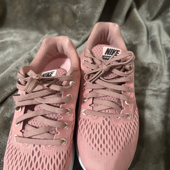 NWOB Nike Women’s Air Zoom Pegasus 34 Running Shoe - Picture 6 of 10